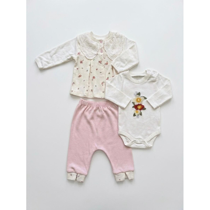 0-9 Ay Kız Bebek 3’lü Takım – %100 Pamuk Çiçekli Body, Hırka & Pantolon Set Pembe